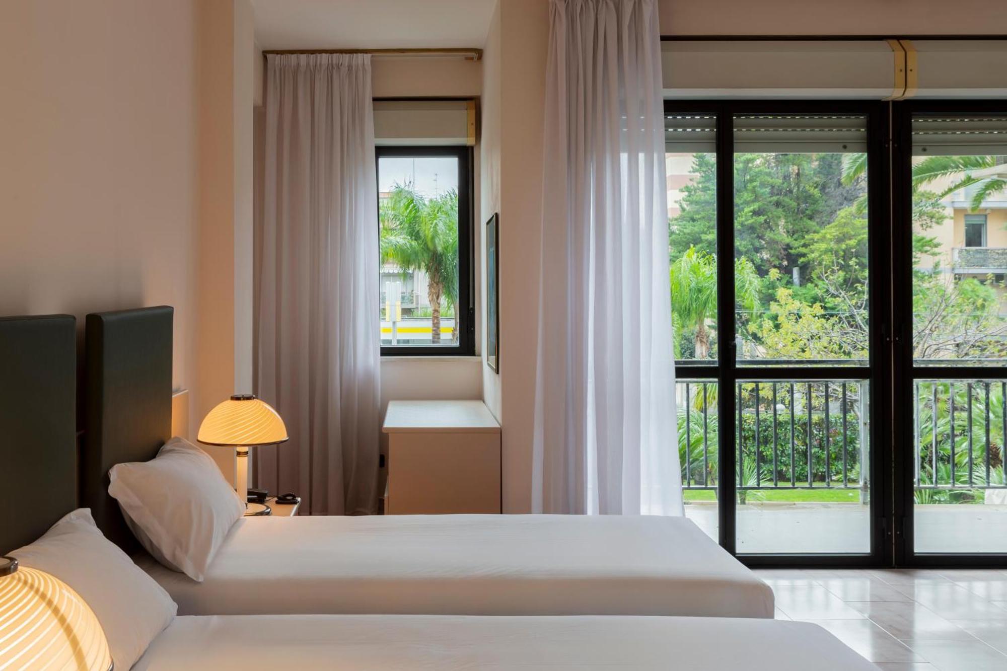 B&B Hotel Bari Rondo Bagian luar foto