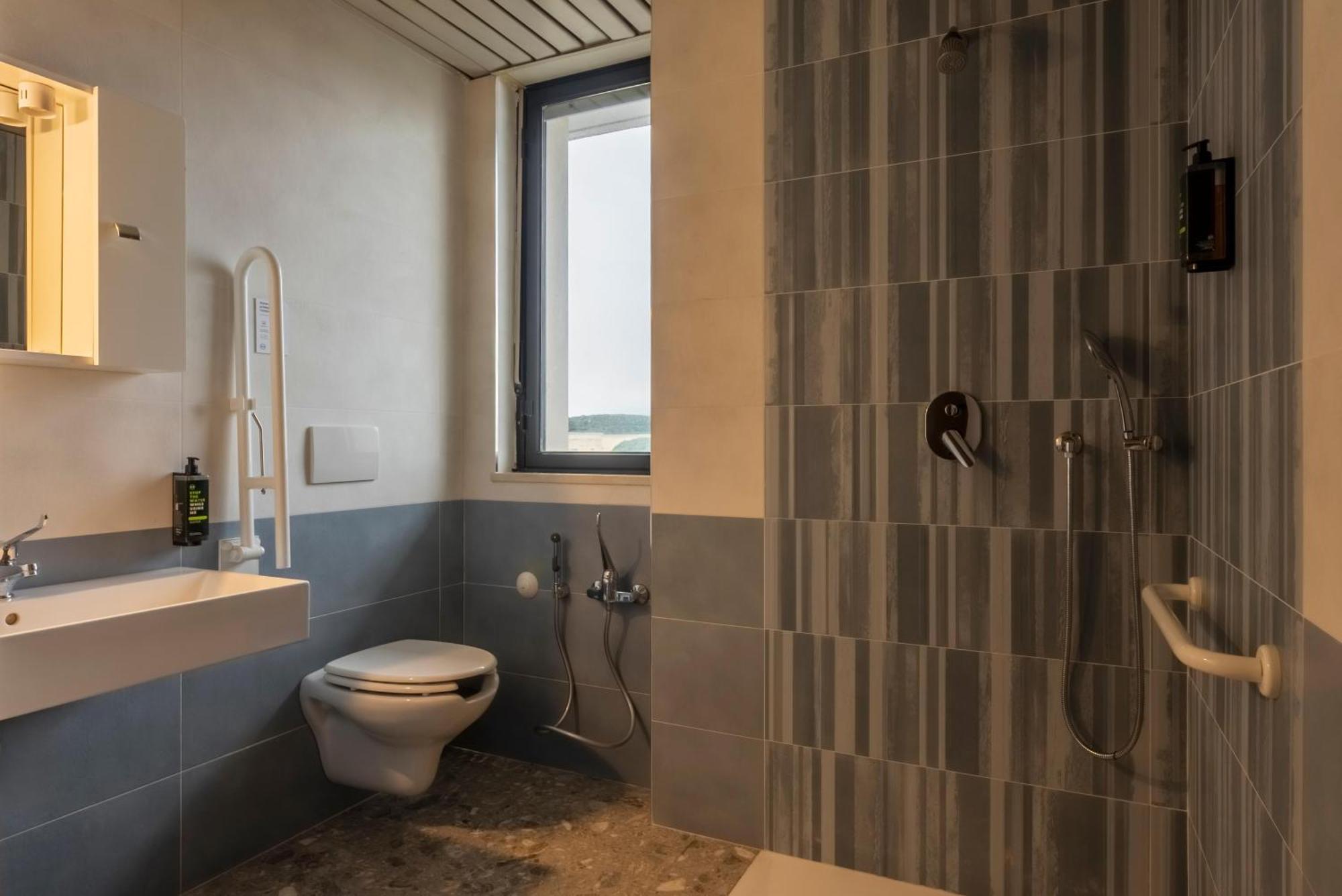B&B Hotel Bari Rondo Bagian luar foto